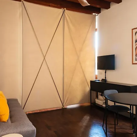 Apartment Youhosty - Anfiteatro 12 Milan